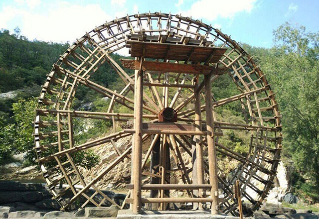 河北中医骨病医院员工畅游水泉溪