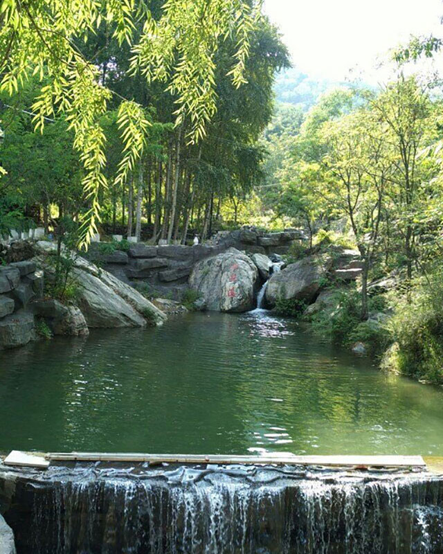 河北中医骨病医院员工畅游水泉溪