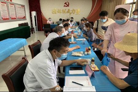 西柏坡北庄村义诊